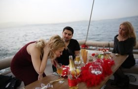 Teknede Doğum Günü Organizasyonu Kuşadası