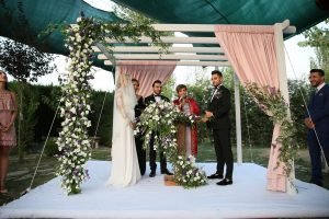 Tül ve Çiçek Süsleme